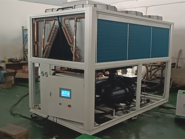 Sự khác biệt giữa máy làm lạnh cuộn làm mát bằng không khí và máy làm lạnh trục vít làm mát bằng không khí là gì?